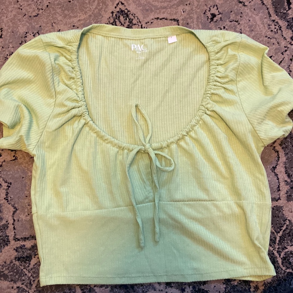 PacSun light green crop top!